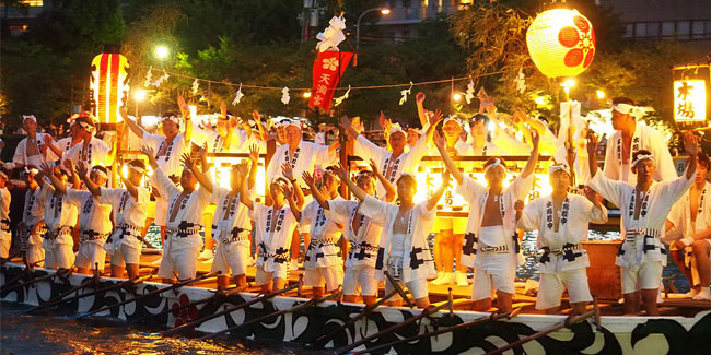 Tenjin Matsuri ở Osaka