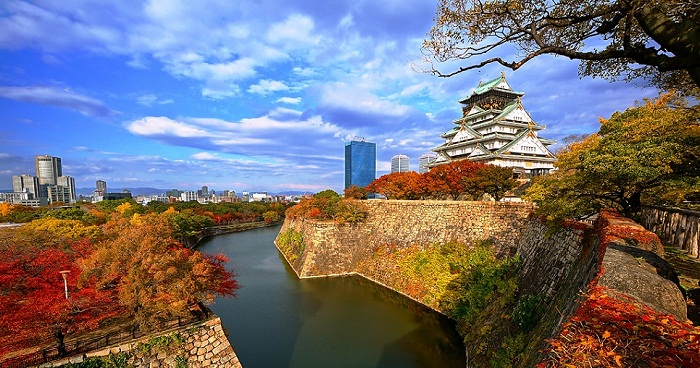 Lâu đài Osaka mùa thu