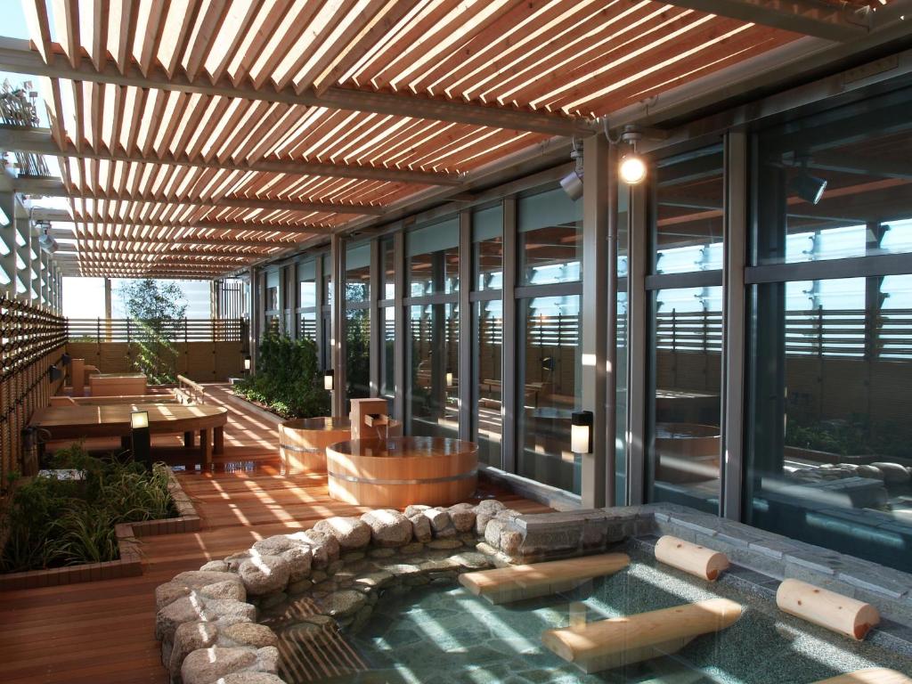 Khách sạn APA Hotel & Resorts Tokyo Bay Makuhari